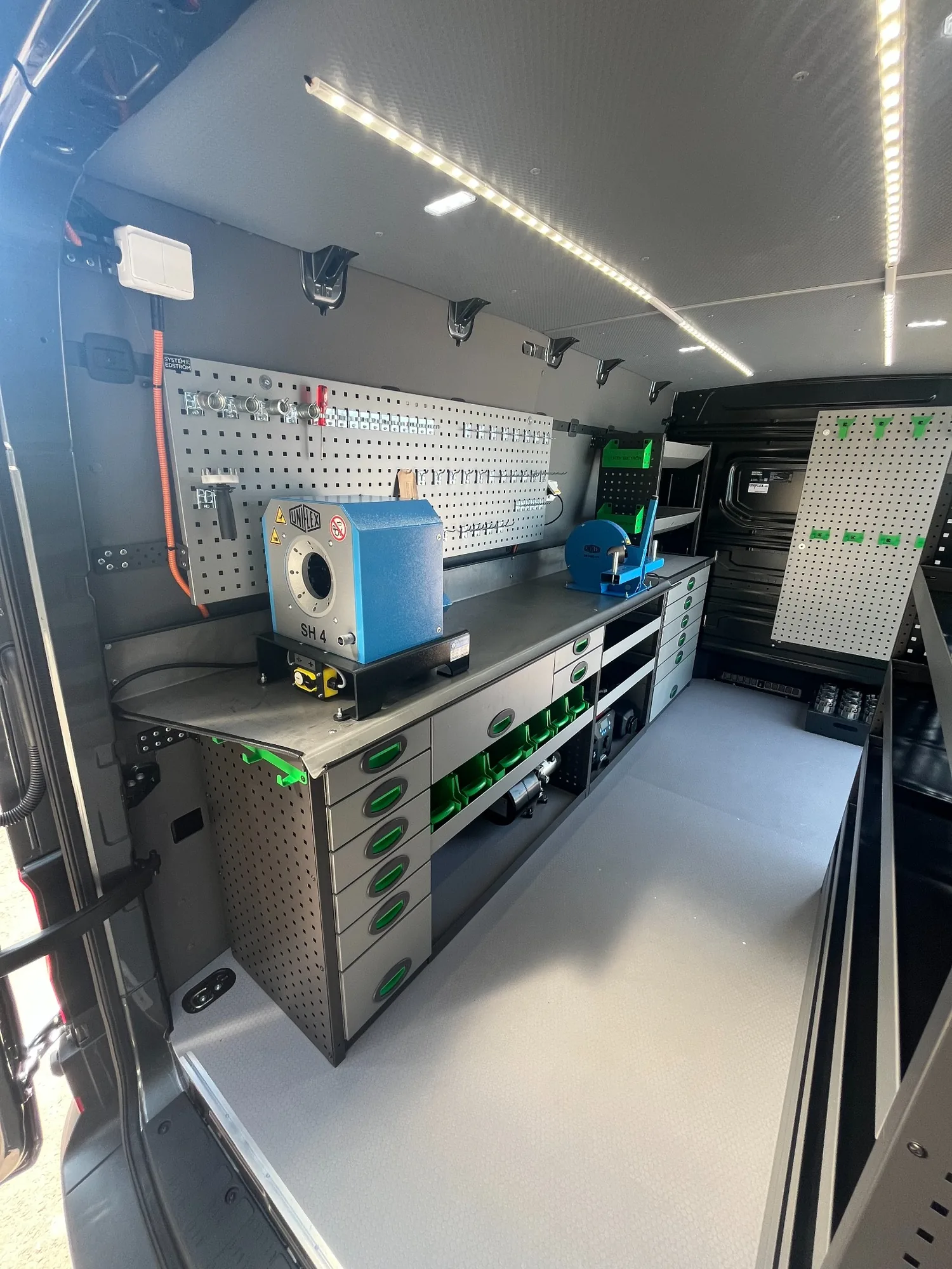 Atelier mobile professionnel équipé par Morandini Sàrl